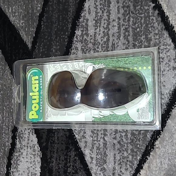 POULAN SAFETY SUNGLASSES - Picture 1 of 8